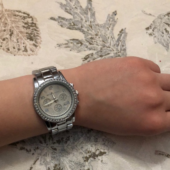 Micheal Kors Designer Silver Watch - Picture 1 of 4